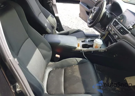 2018 Honda Accord Lx z USA, uszkodzony, nr VIN 1HGCV1F17JA105135